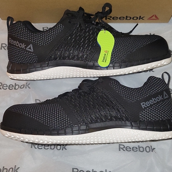 Saftey Toe Reebok Work shoes - Picture 2 of 8